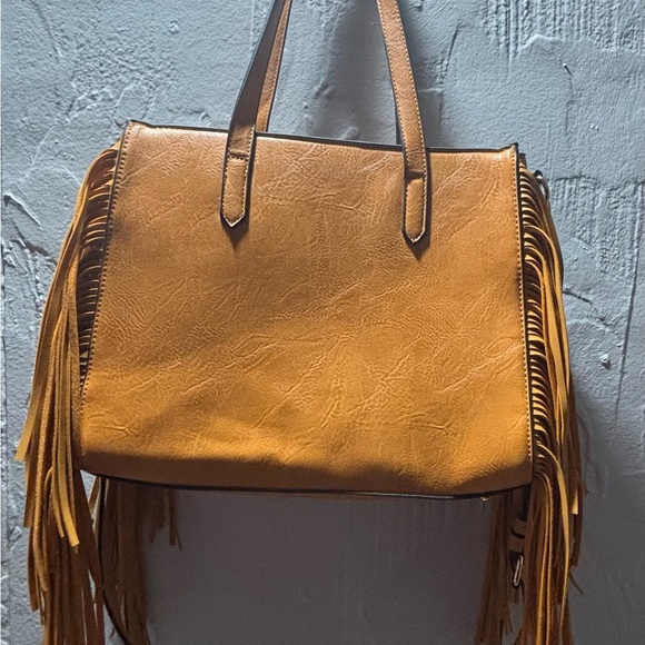 Tan Leather Shoulder Bag with Adjustable Strap - Picture 4 of 11